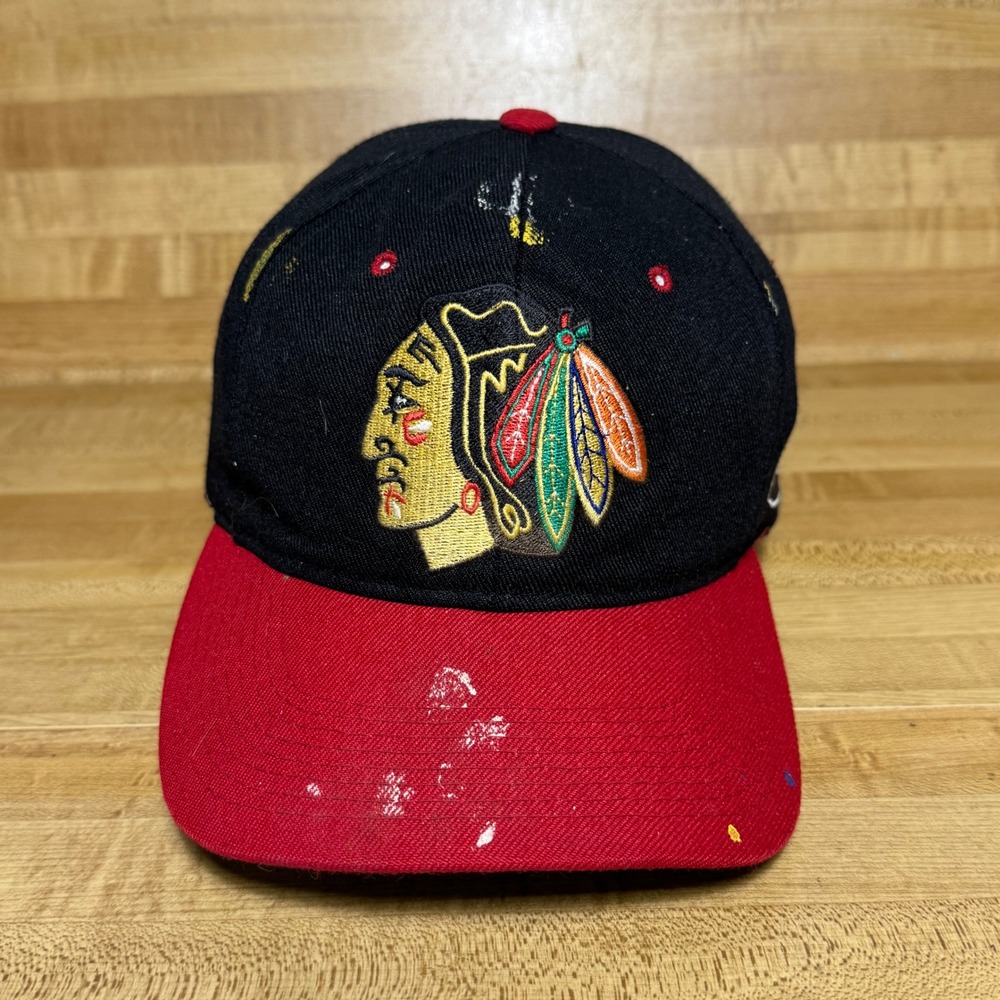 Vintage Chicago Blackhawks NHL Snapback Hat Black Red‎ Paint Splatter Distressed